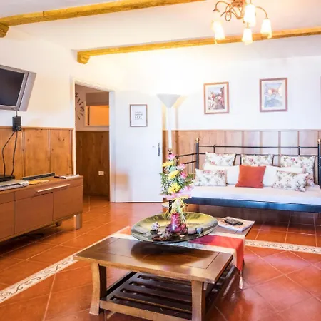 Apartment Demaro